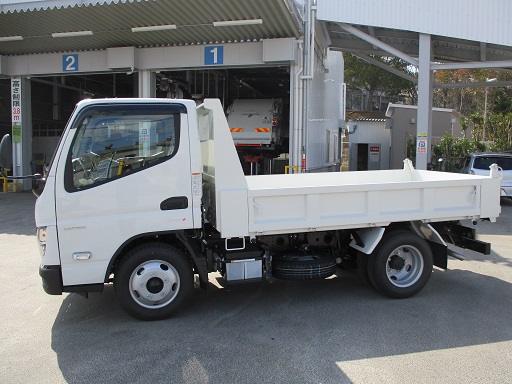 登録済み未使用車　三菱キャンター　3ｔ全低床強化ダンプ