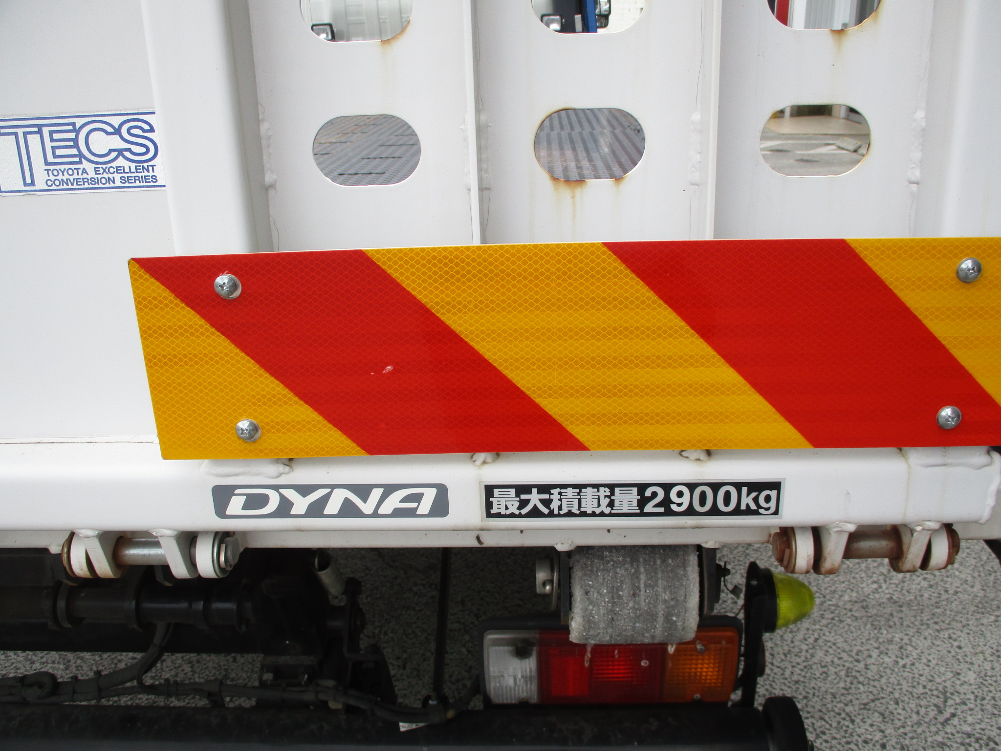 令和2年式　トヨタダイナ　2.9ｔ積載車
