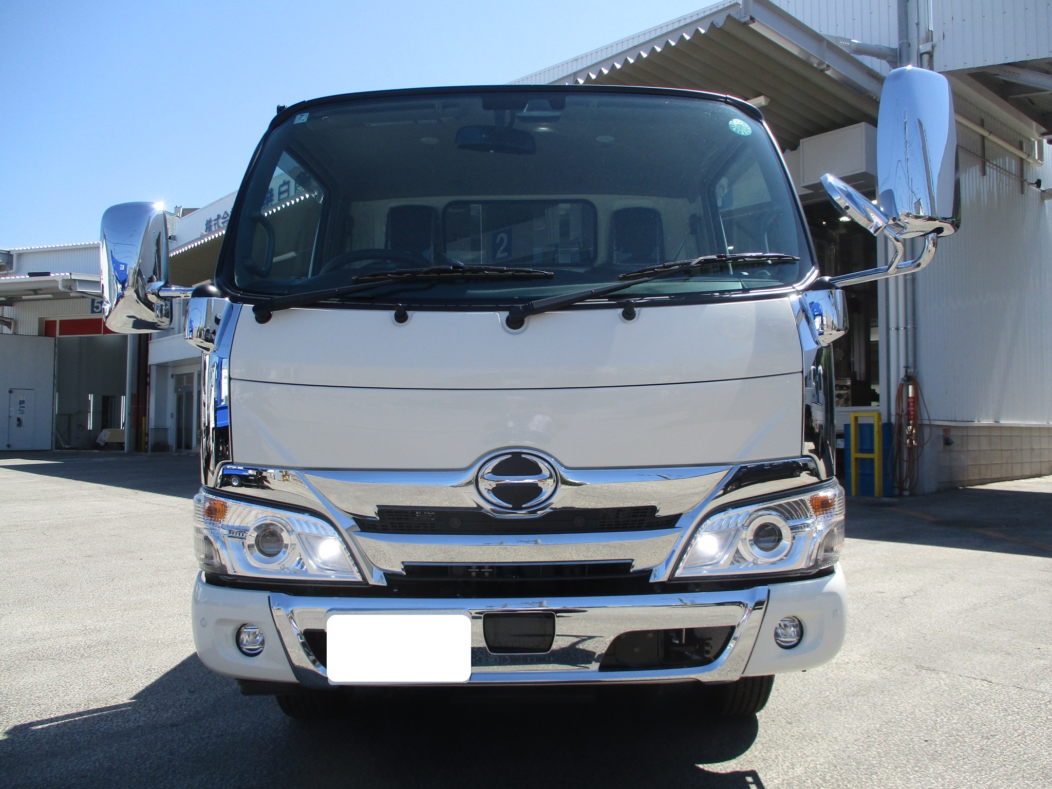 登録済み未使用車　日野デュトロ　2.95tショート平