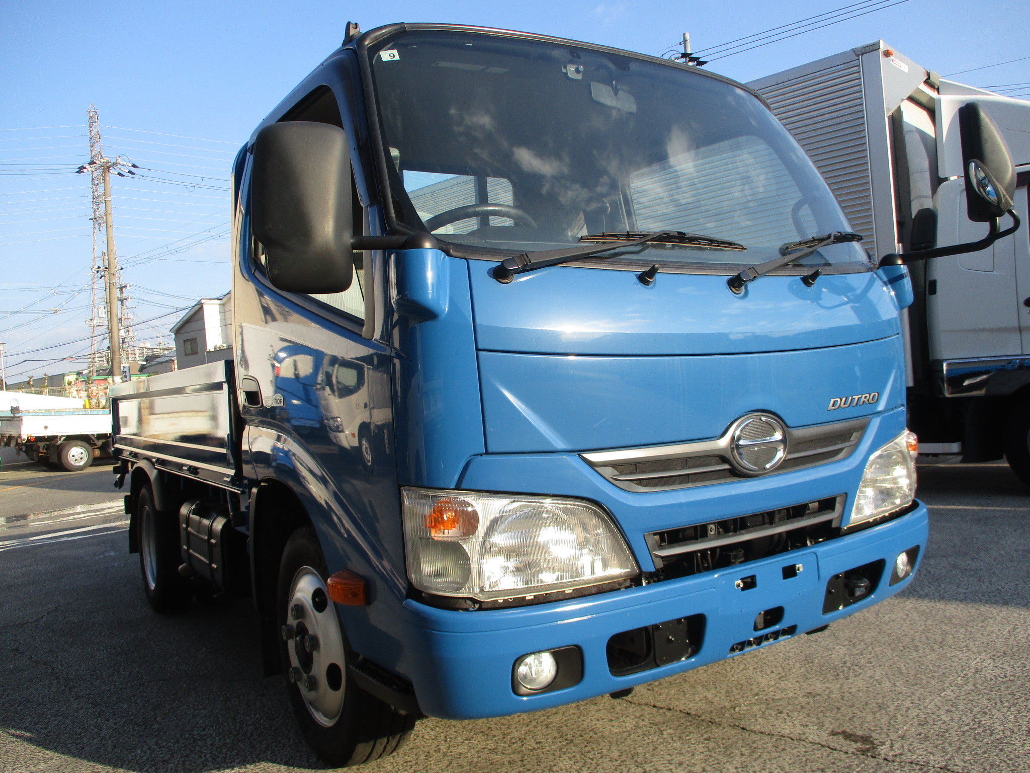 平成27年式　日野デュトロ　3ｔ積載10尺平