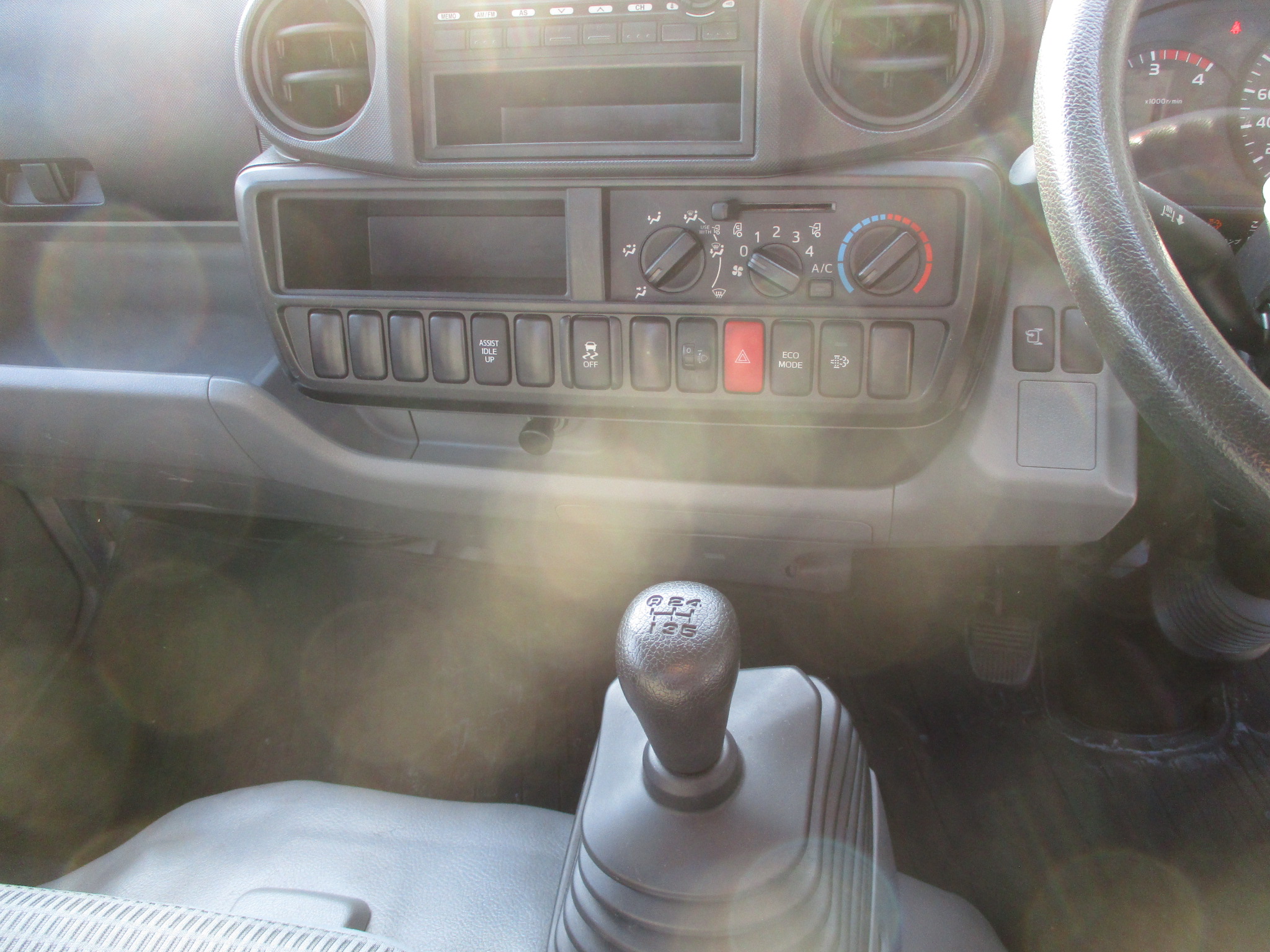 平成27年式　日野デュトロ　3ｔ積載10尺平