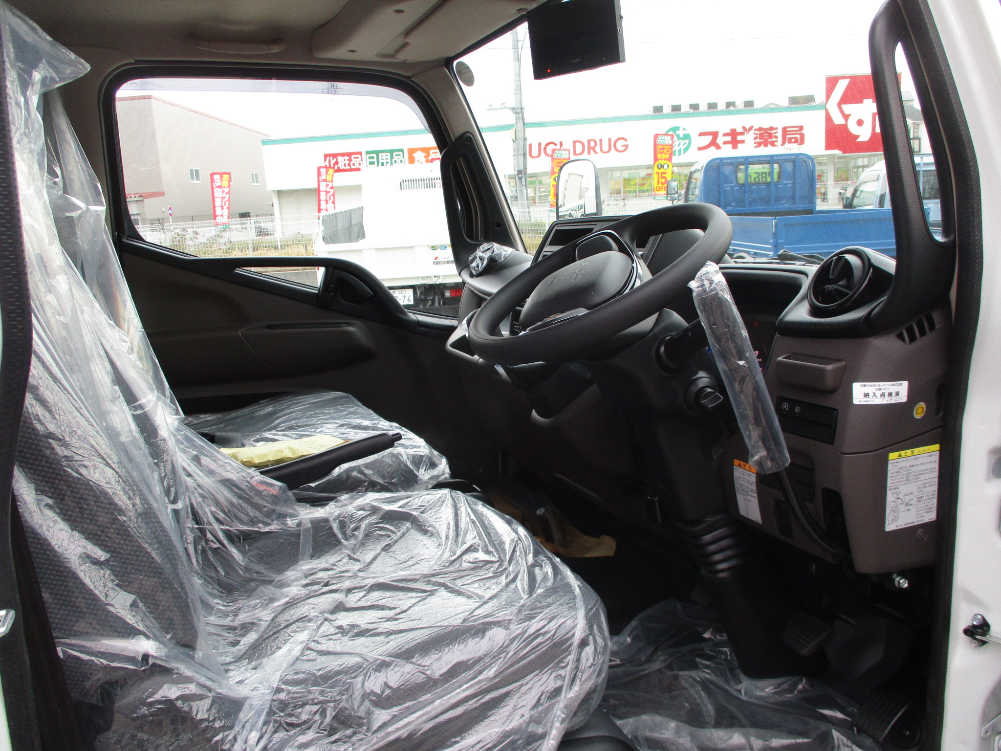 登録済み未使用車 NEWモデルキャンター 3トンダンプ