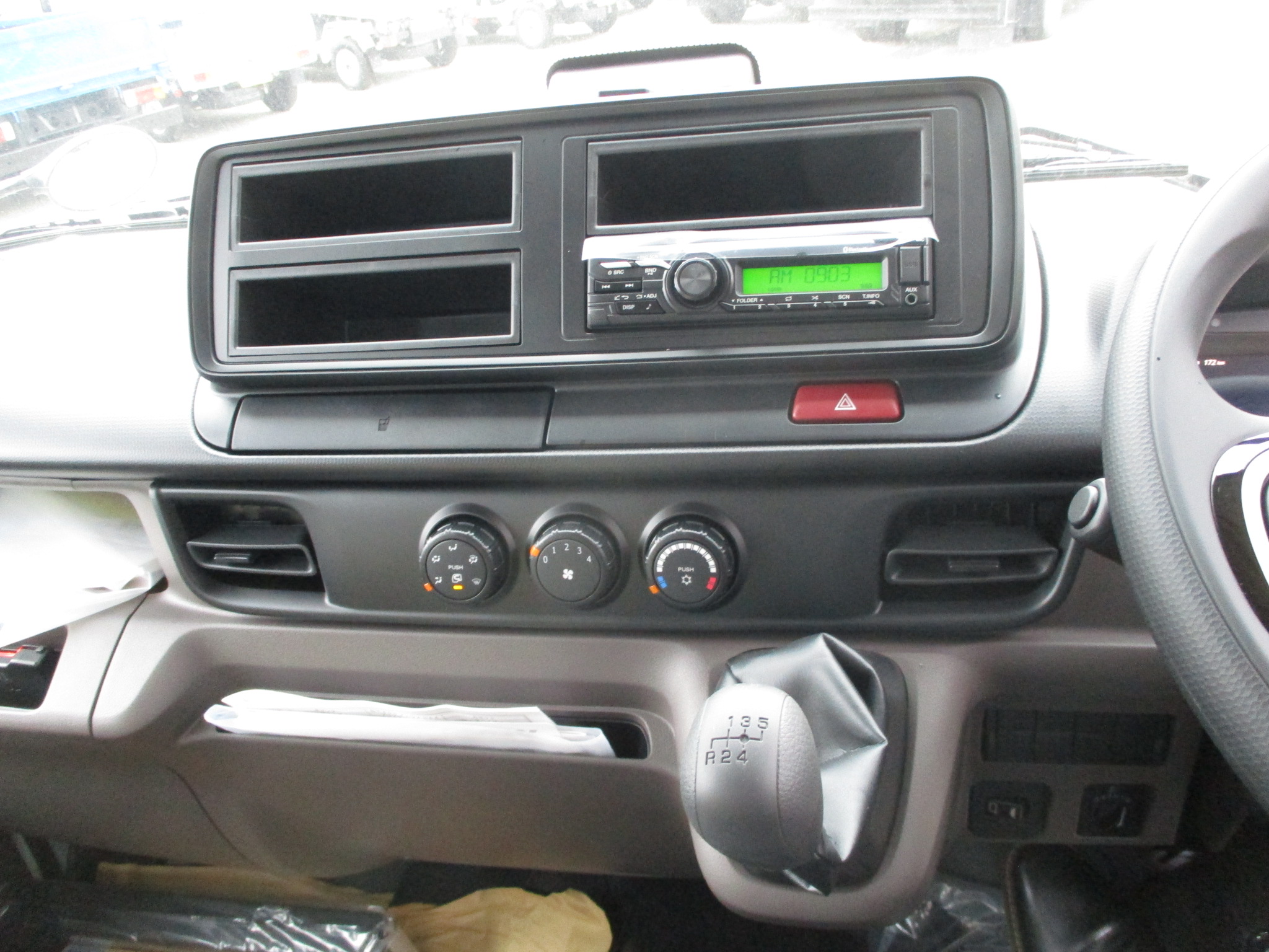 登録済み未使用車 NEWモデルキャンター 3トンダンプ