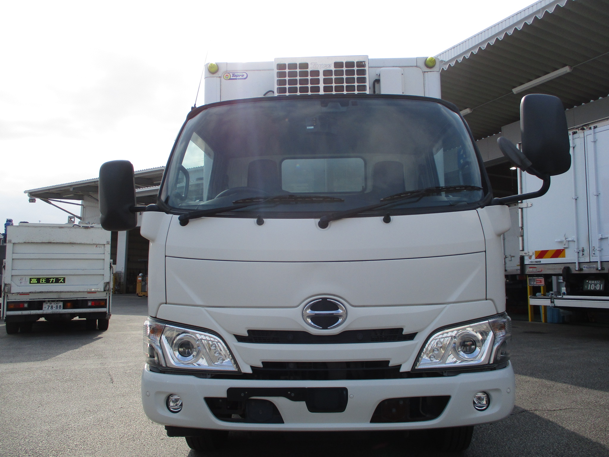 令和2年式 日野デュトロ 2トン冷凍車