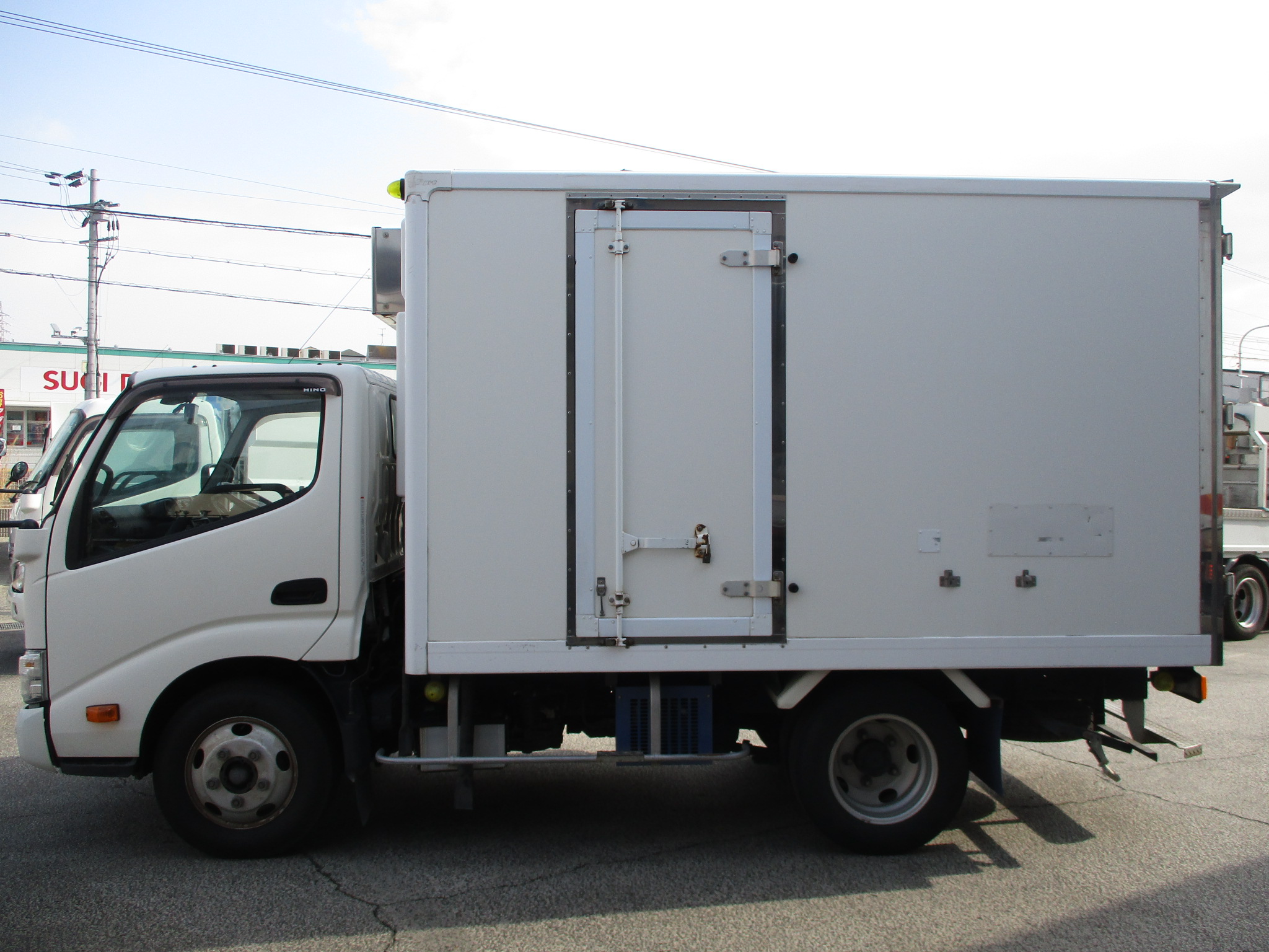 令和2年式 日野デュトロ 2トン冷凍車