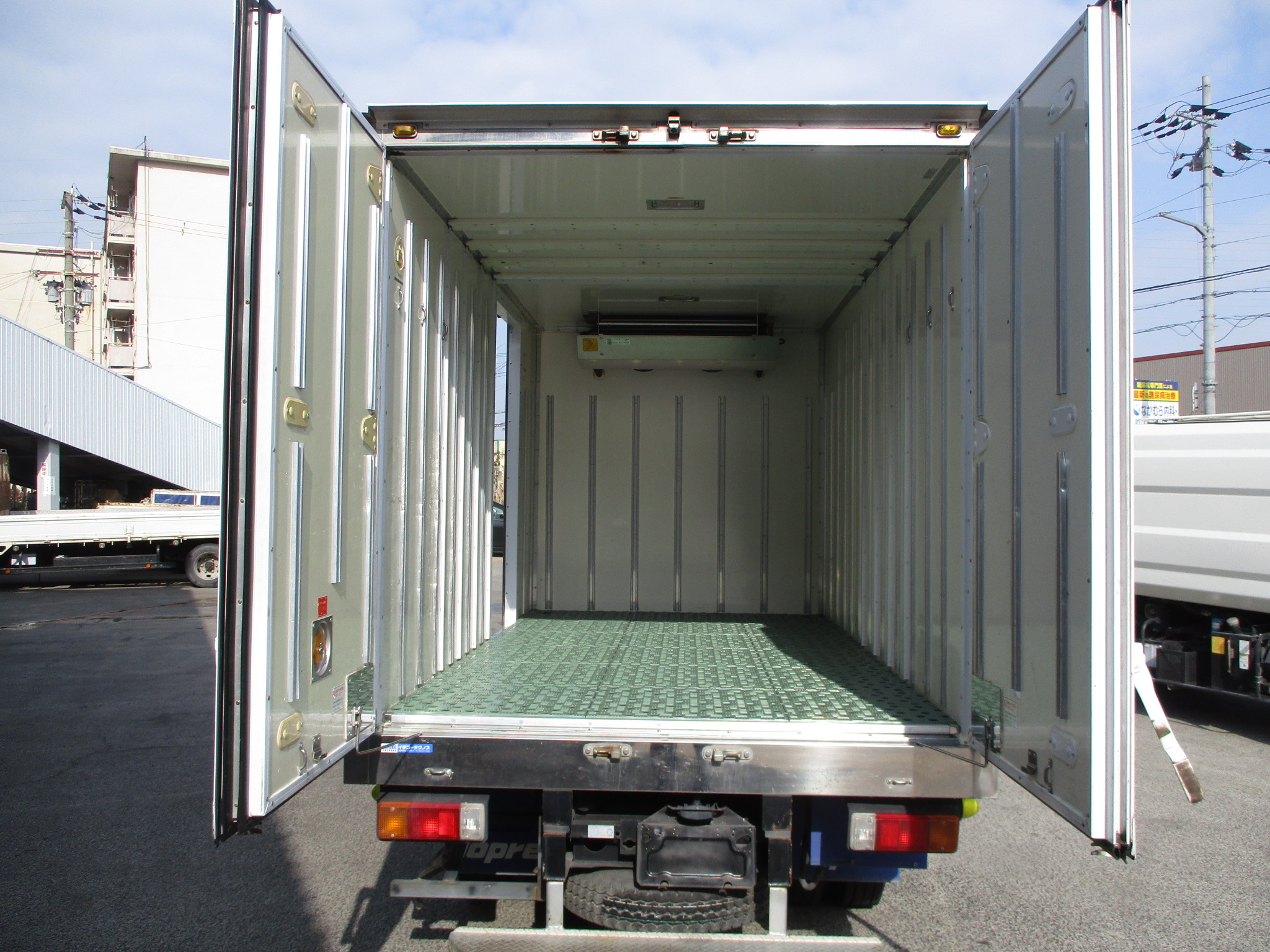 令和2年式 日野デュトロ 2トン冷凍車