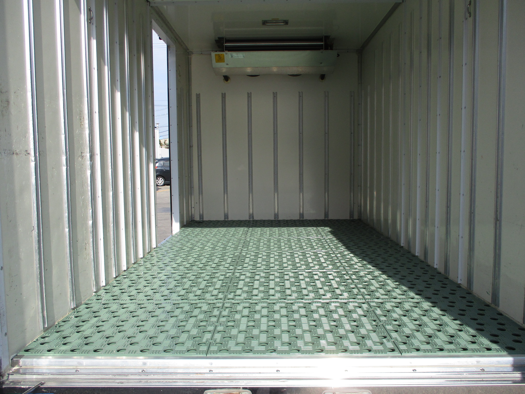 令和2年式 日野デュトロ 2トン冷凍車