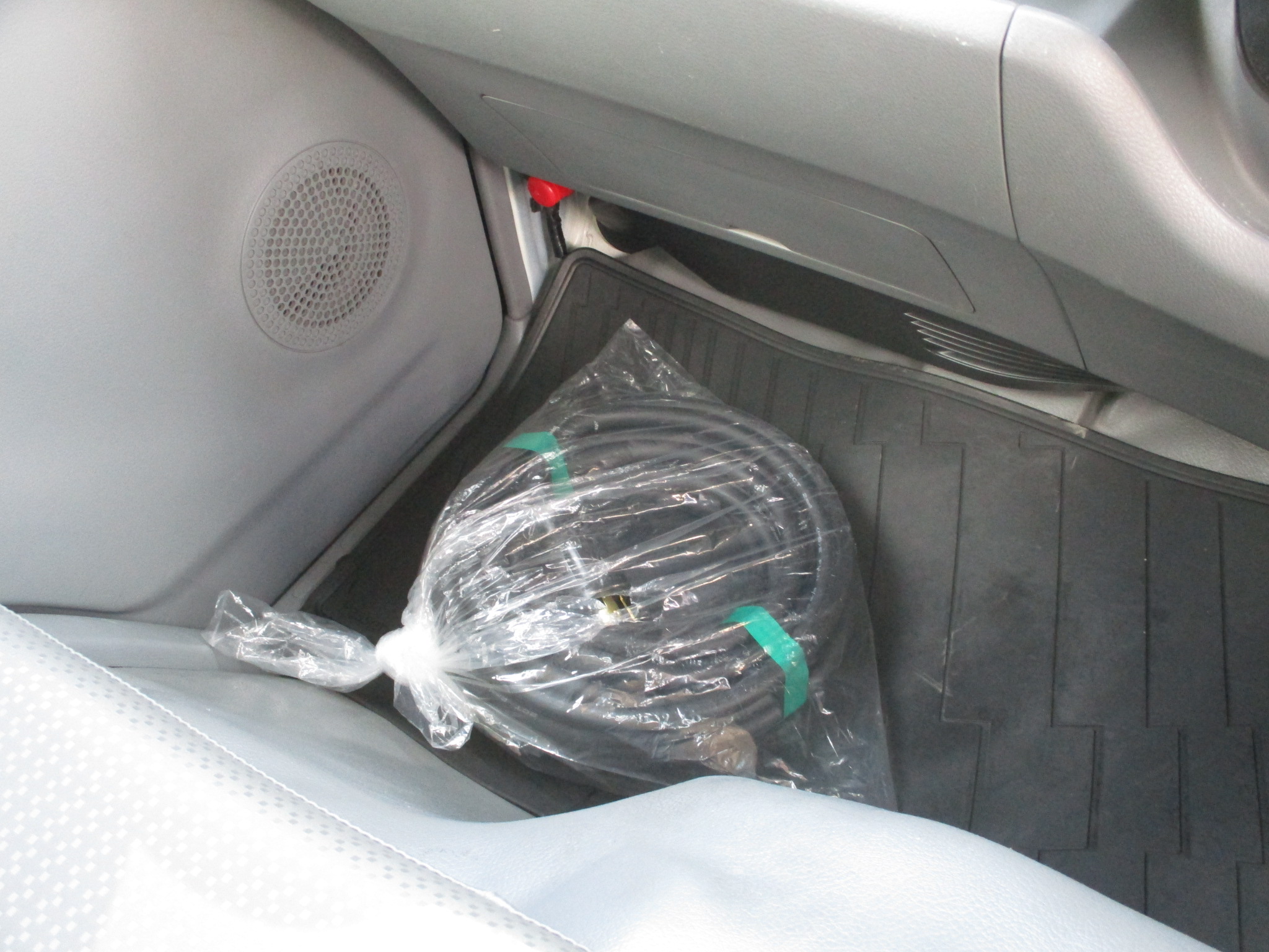 令和2年式 日野デュトロ 2トン冷凍車