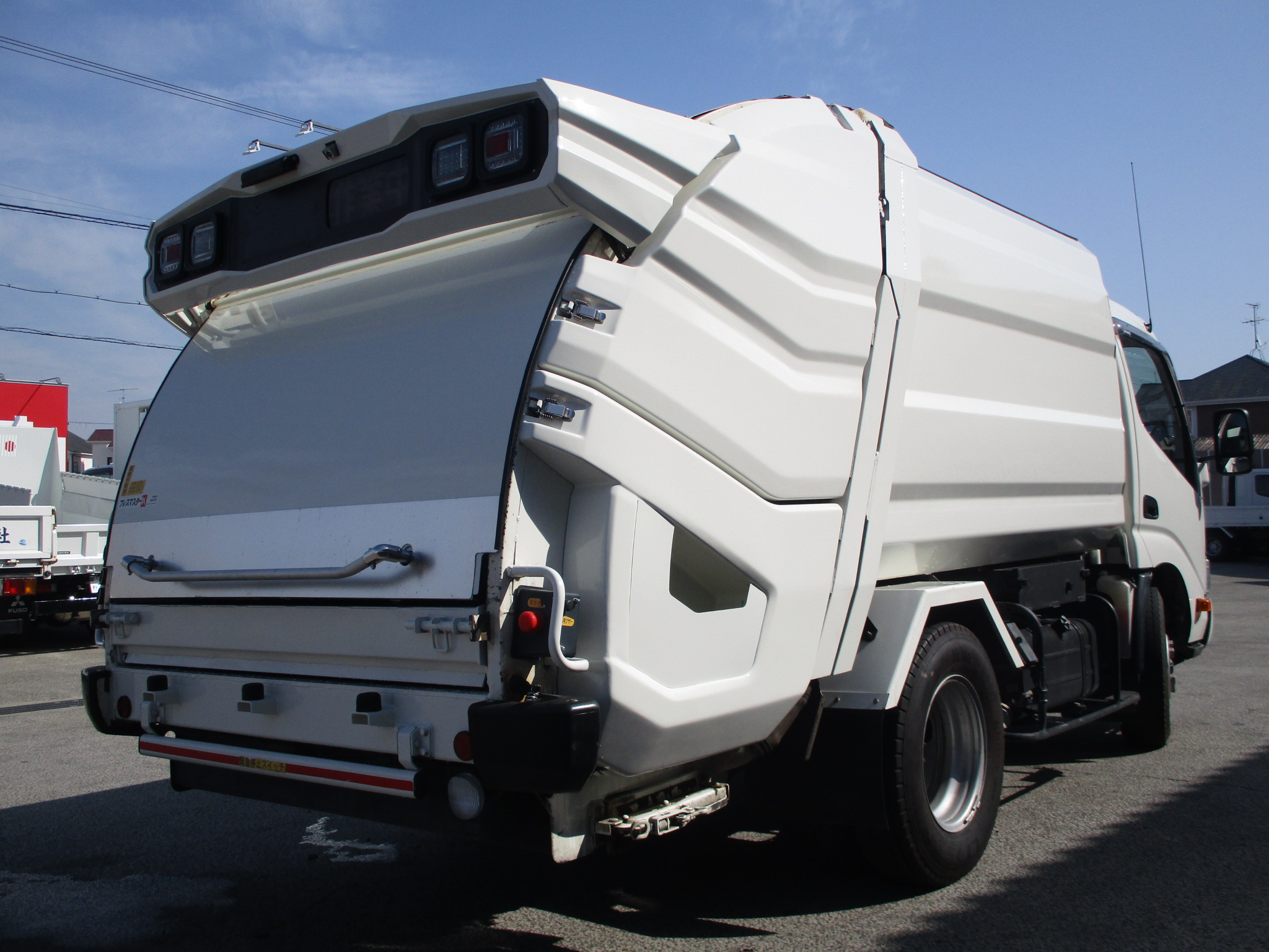 平成29年式　日野デュトロ　モリタテクノス製塵芥車　プレス式　4.7ｍ3