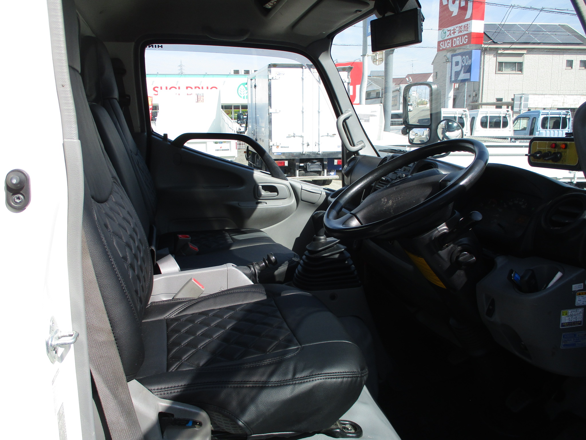 平成29年式　日野デュトロ　モリタテクノス製塵芥車　プレス式　4.7ｍ3