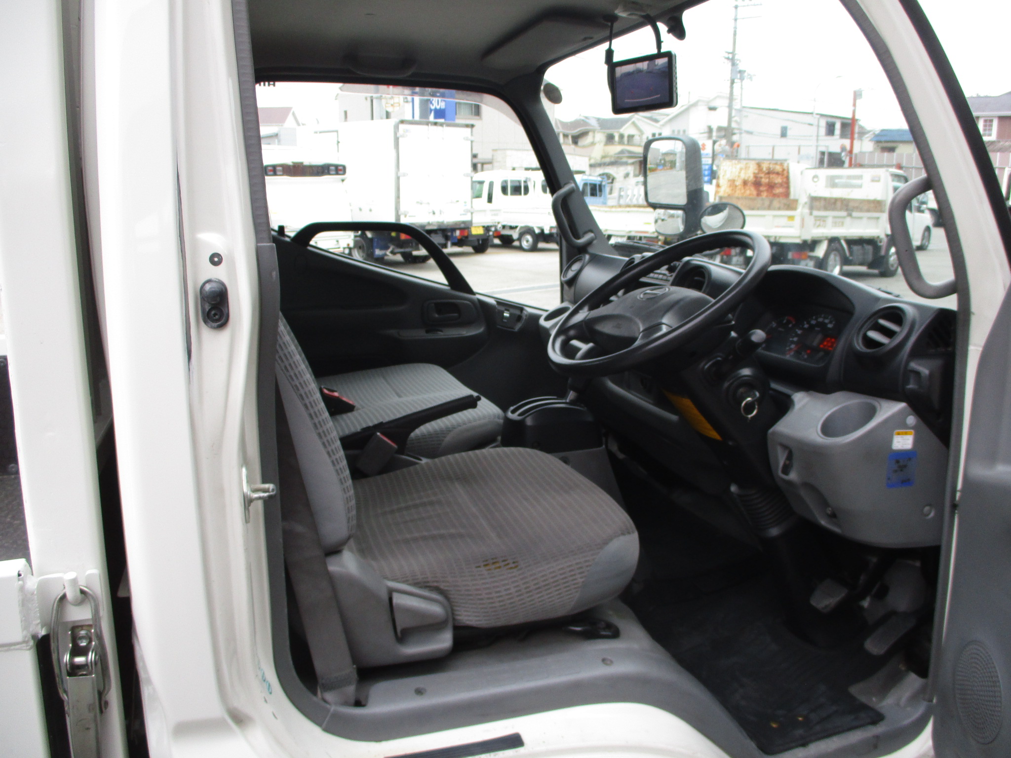 平成23年式 日野デュトロ 2tショート平