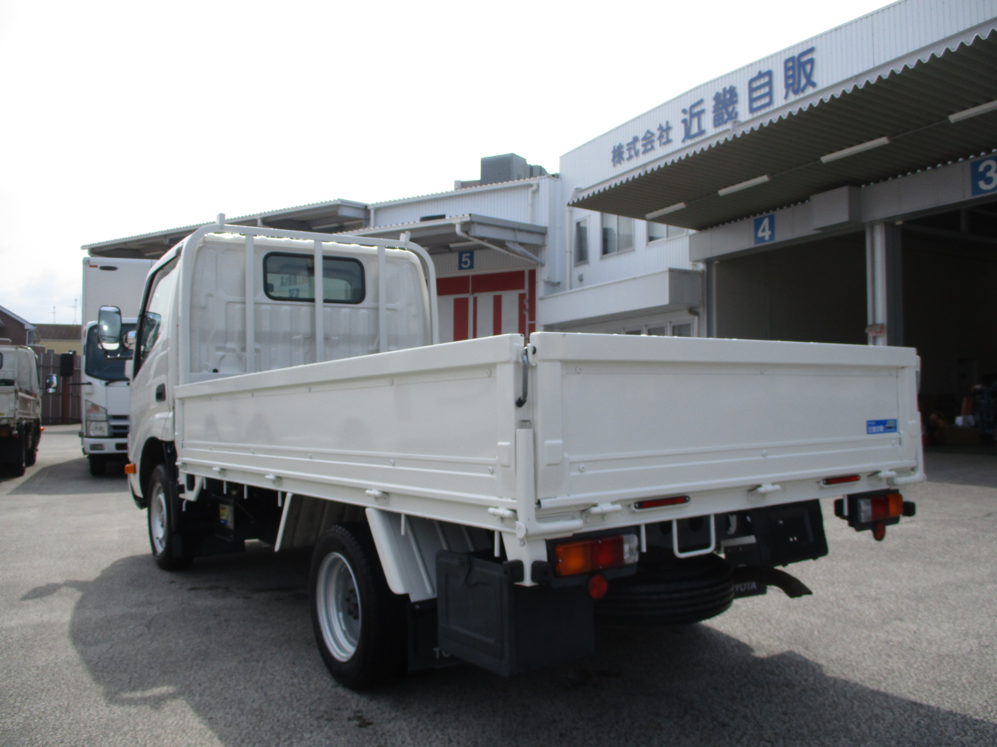 令和3年式　トヨタダイナ　1.45ｔショート平　普通免許対応　ディーゼル・オートマ