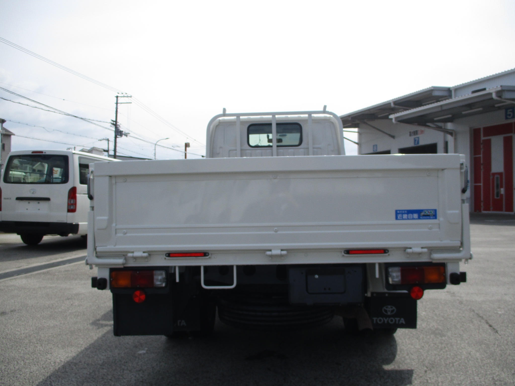 令和3年式　トヨタダイナ　1.45ｔショート平　普通免許対応　ディーゼル・オートマ