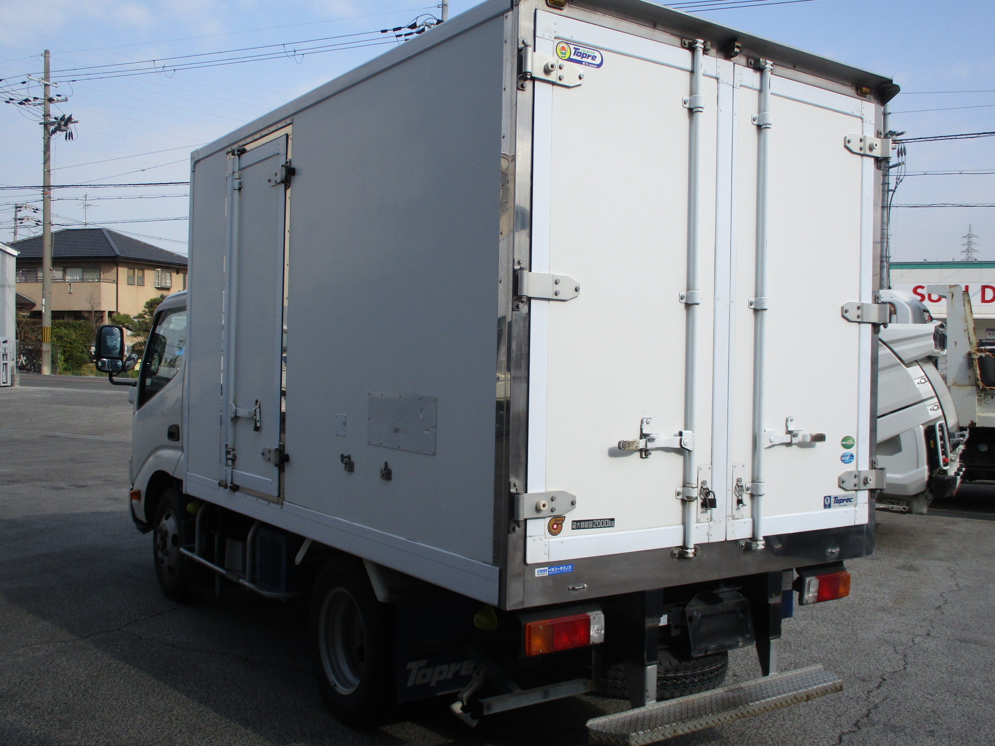 令和2年式　日野デュトロ　2トン冷凍車