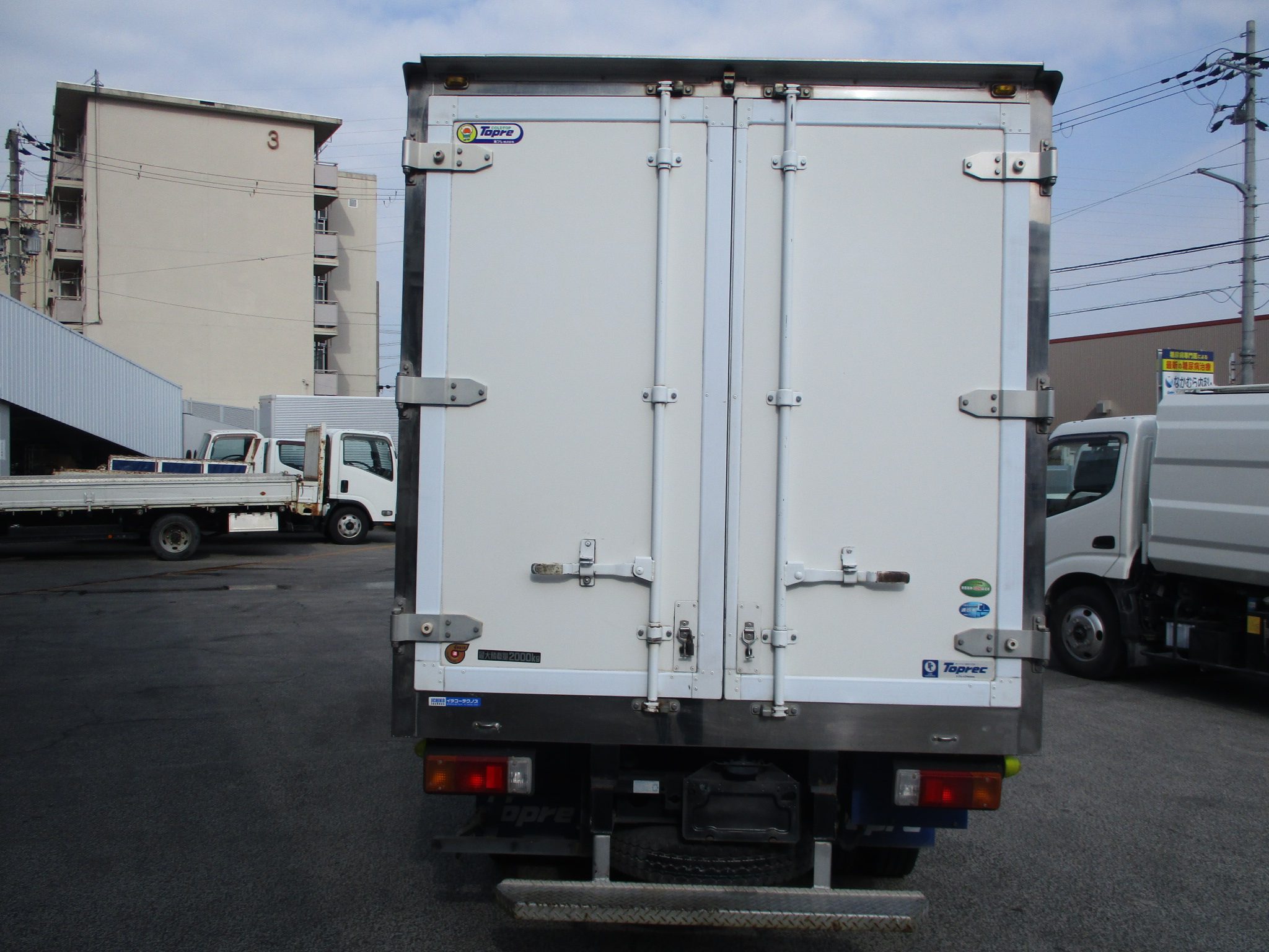 令和2年式　日野デュトロ　2トン冷凍車