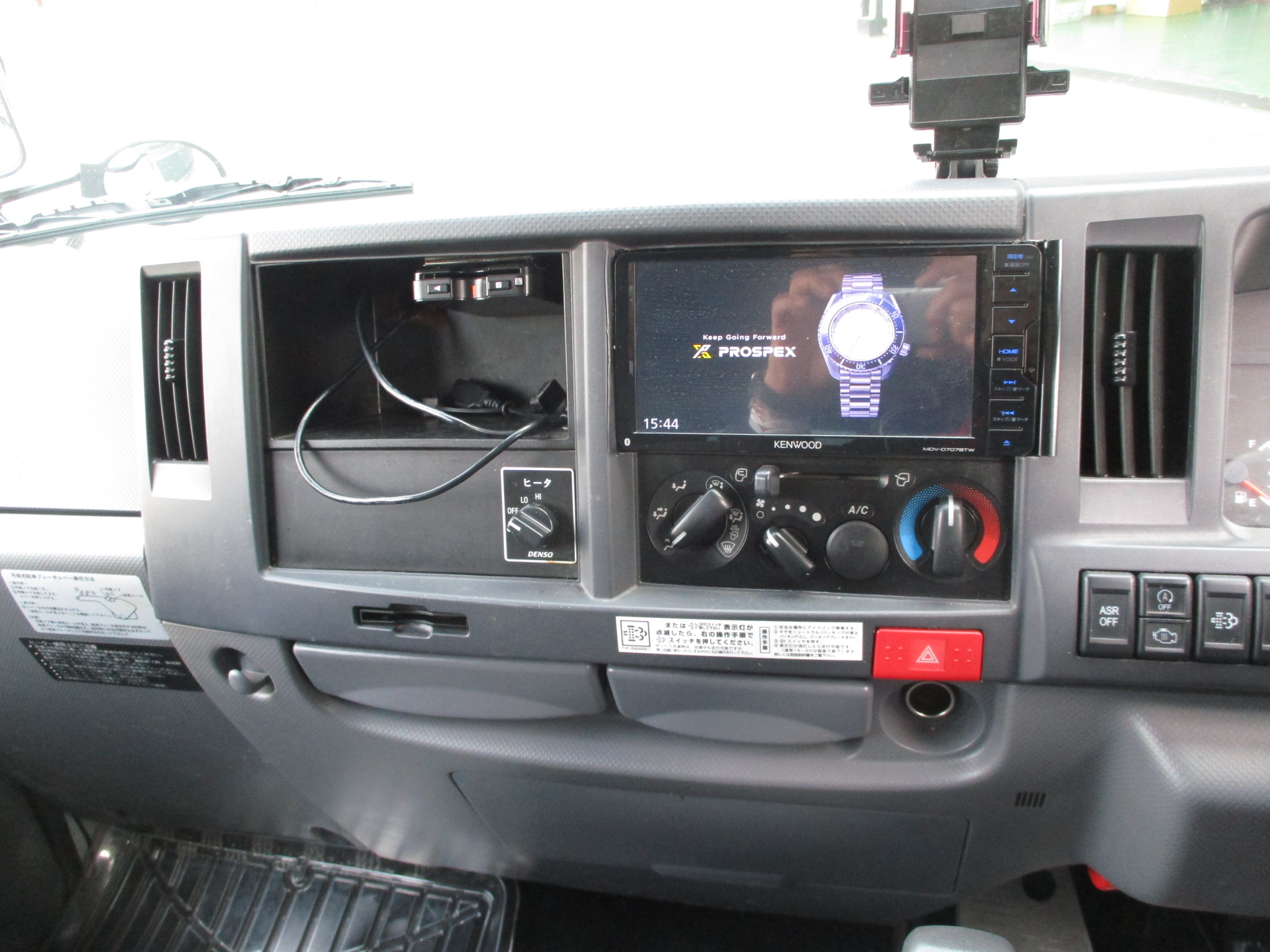 平成30年式　いすゞエルフ　2ｔＷキャブ