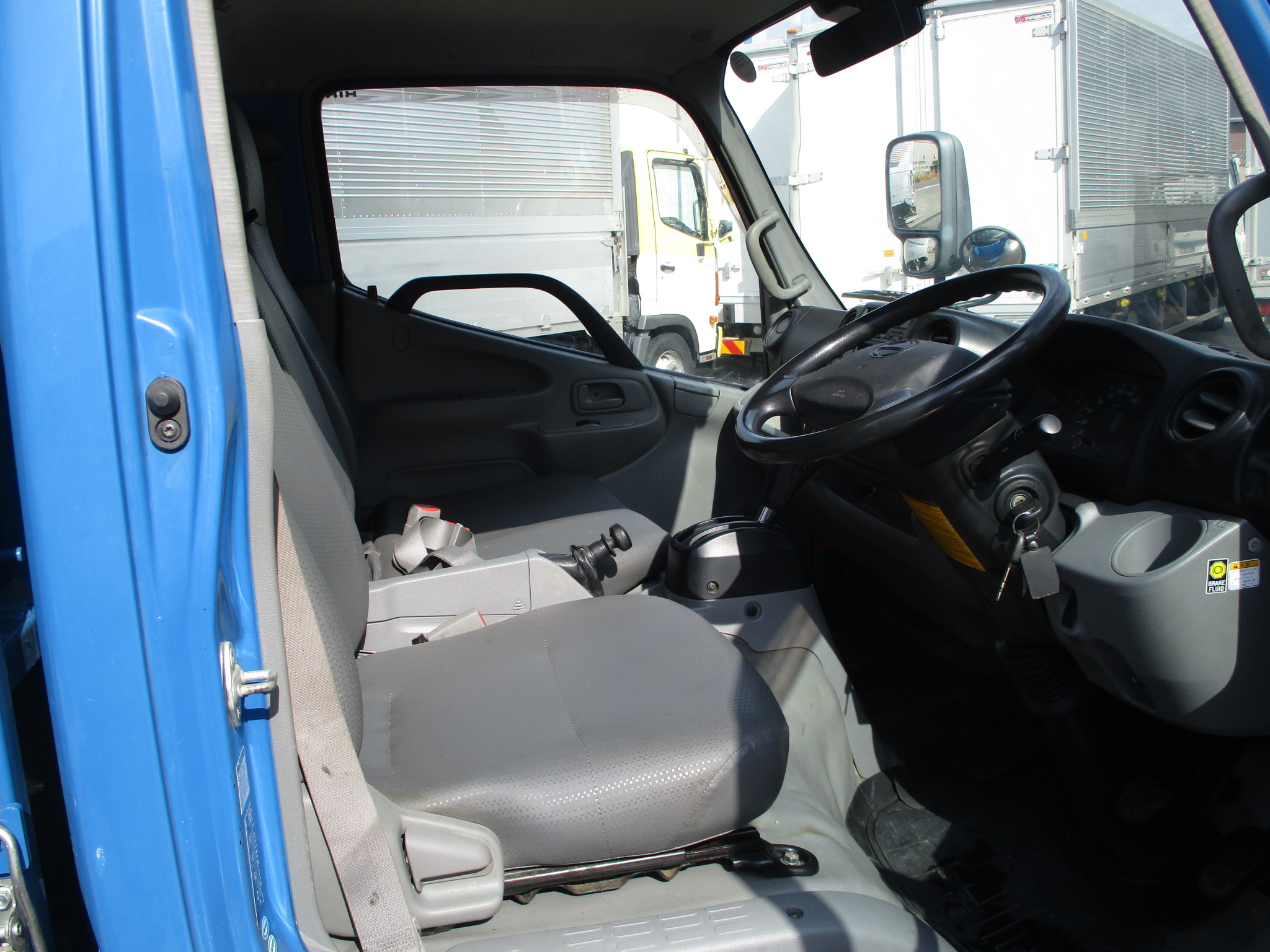 平成29年式　日野デュトロ　2ｔショート平