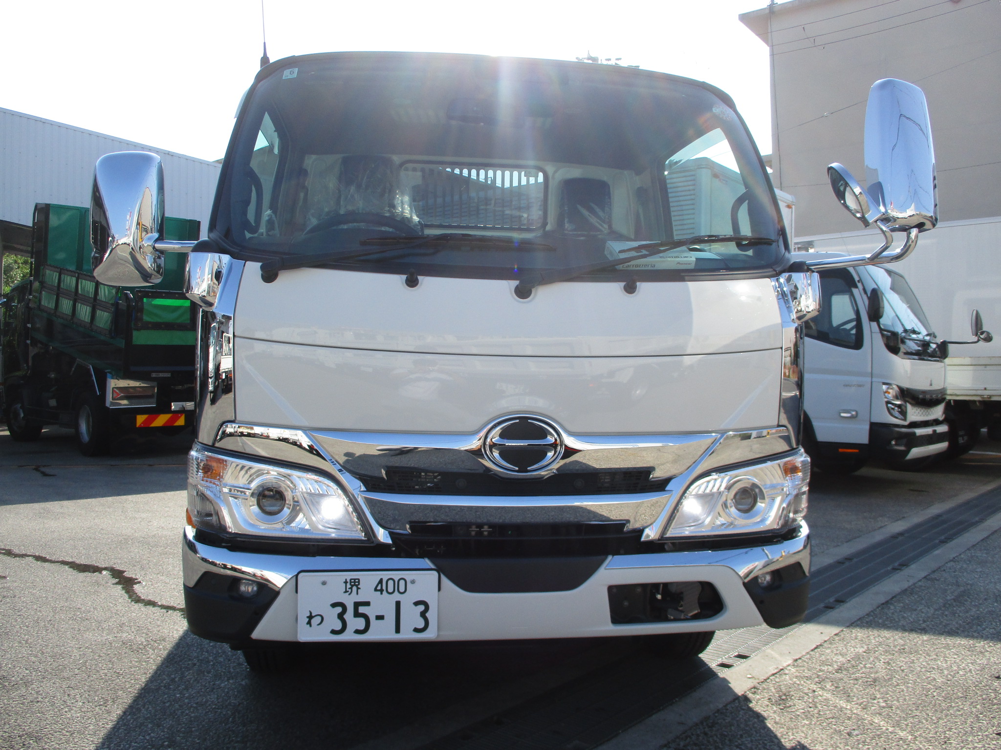 日野新型デュトロ3ｔダンプ　登録済み未使用車