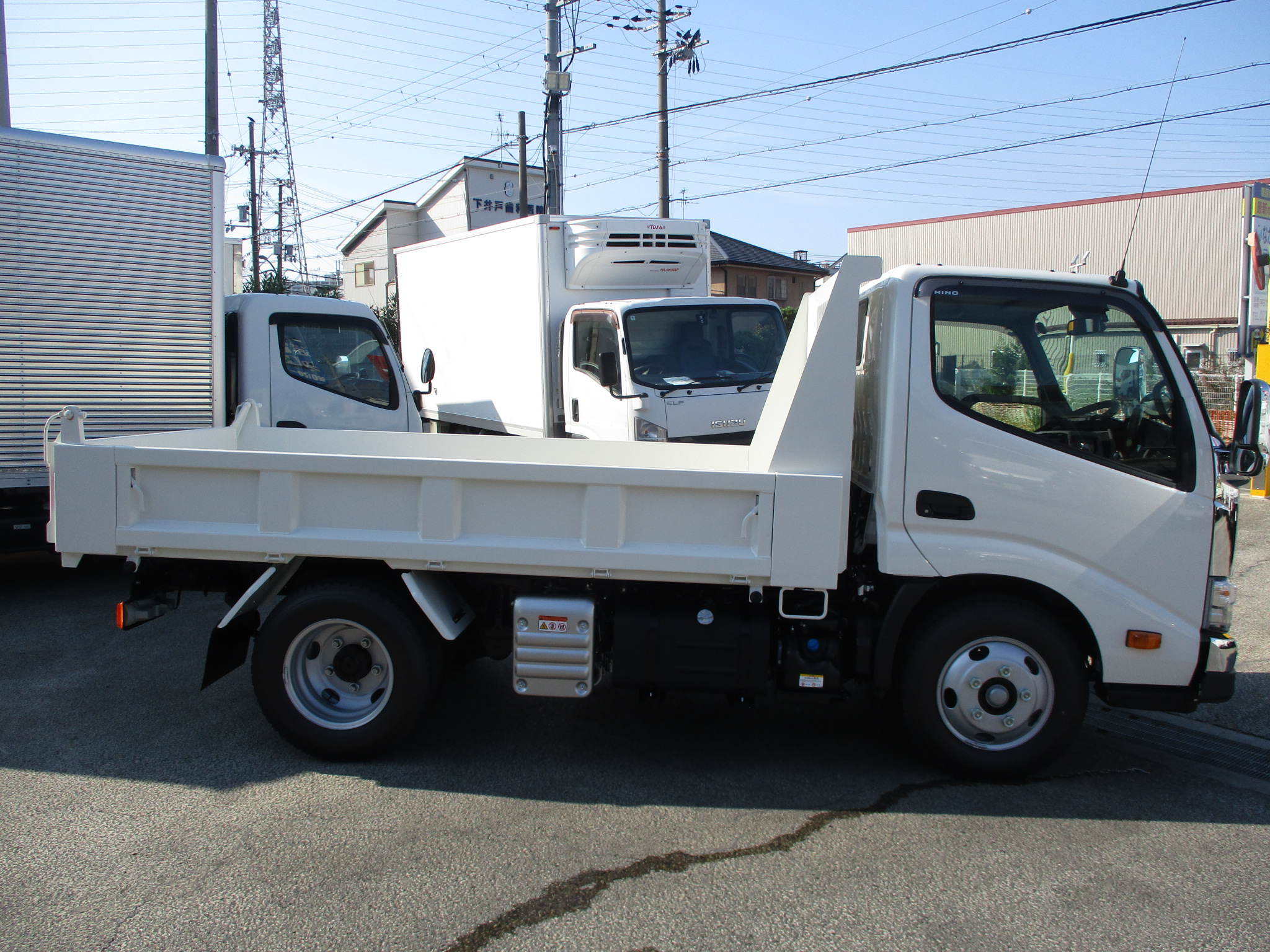 日野新型デュトロ3ｔダンプ　登録済み未使用車