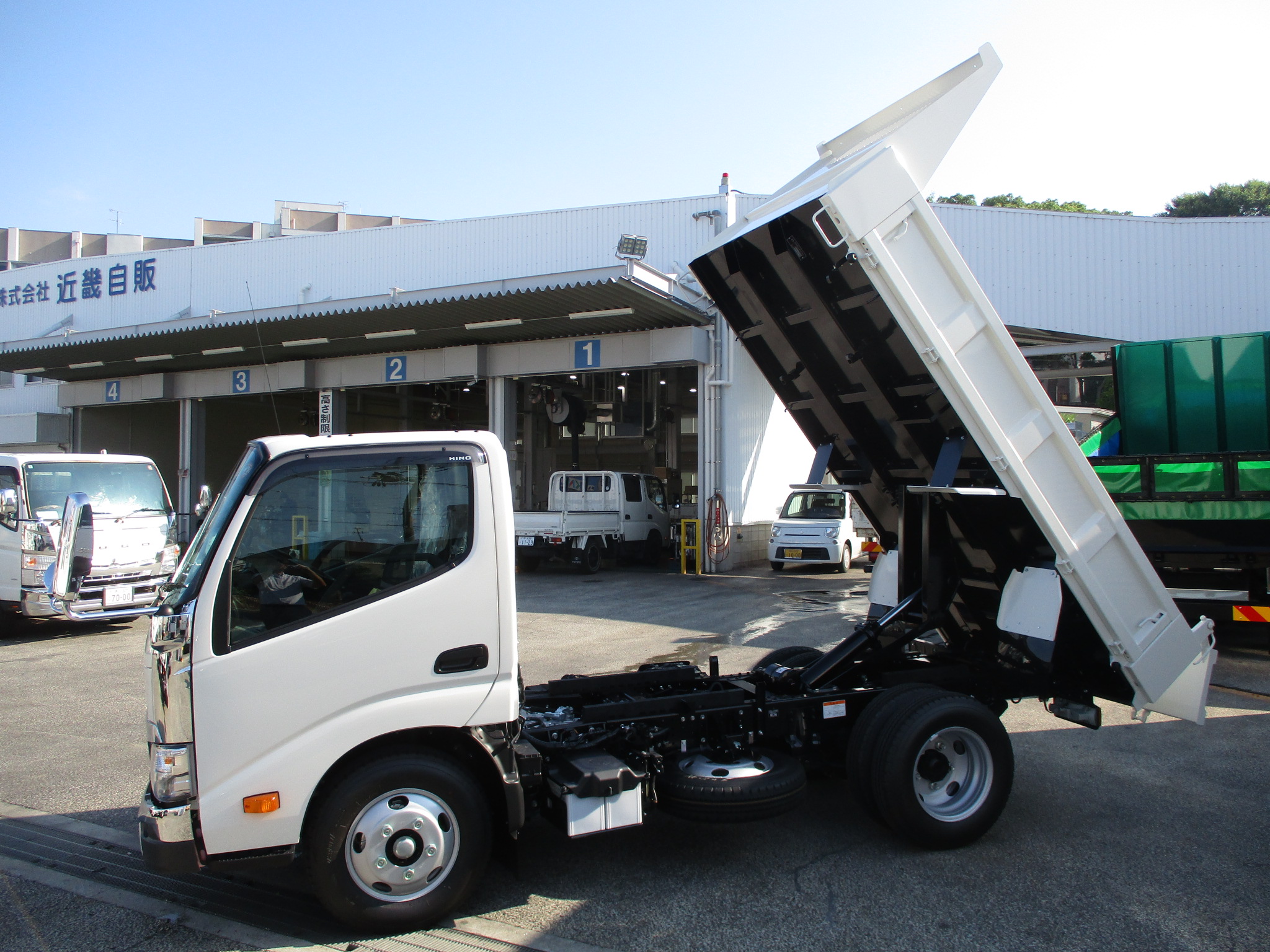 日野新型デュトロ3ｔダンプ　登録済み未使用車