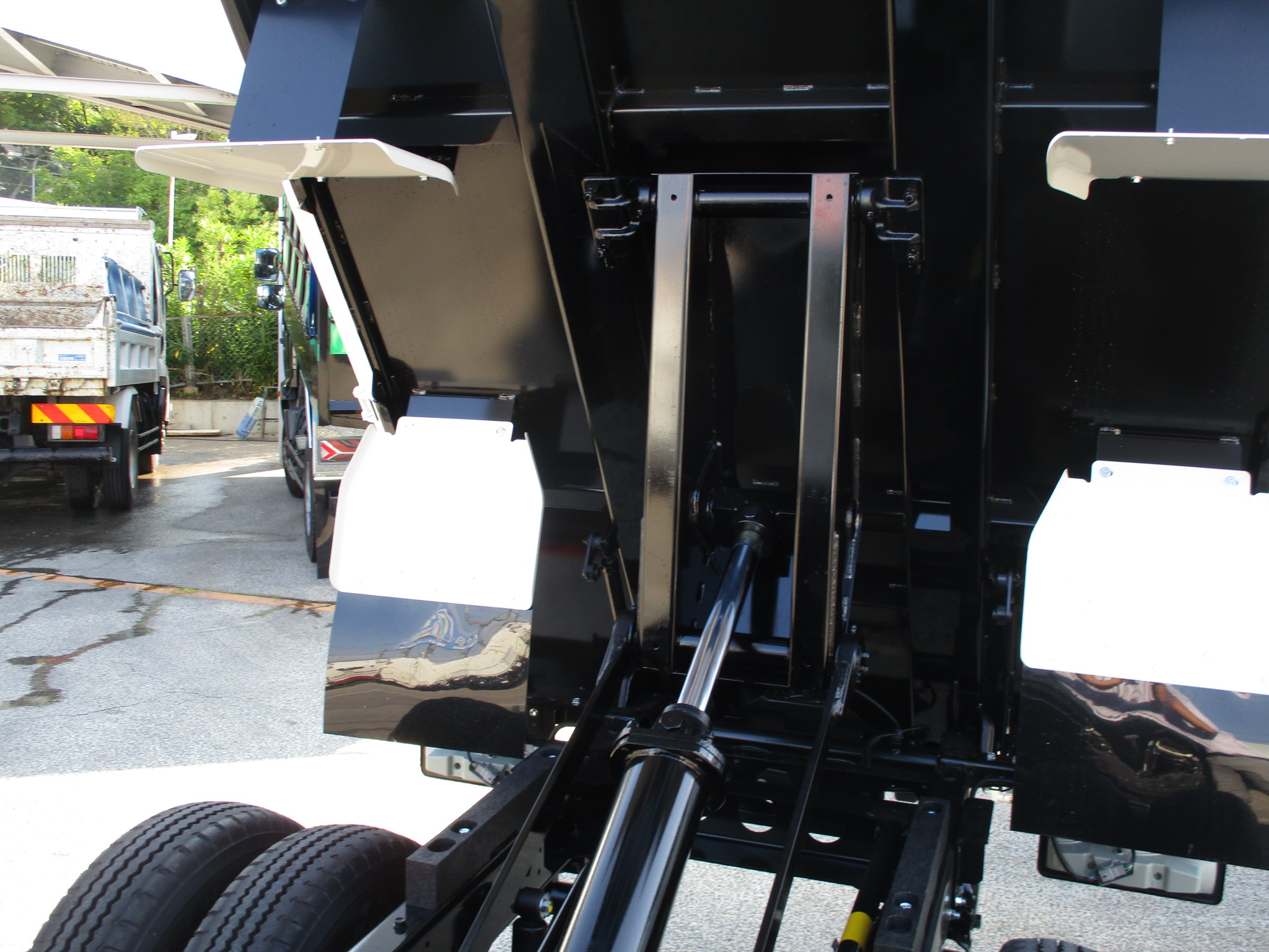 日野新型デュトロ3ｔダンプ　登録済み未使用車
