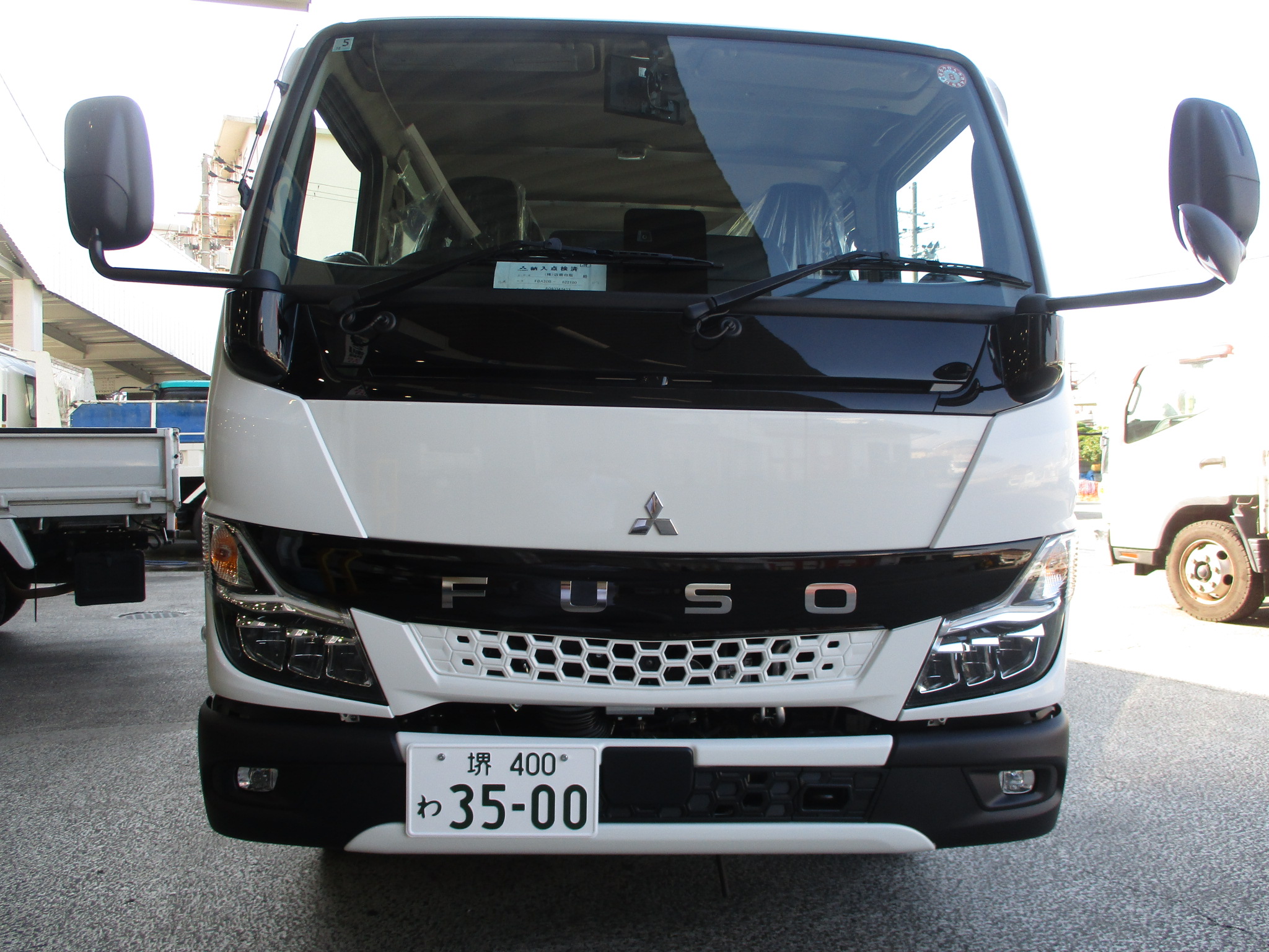 登録済み未使用車 三菱キャンター 2tWキャブ
