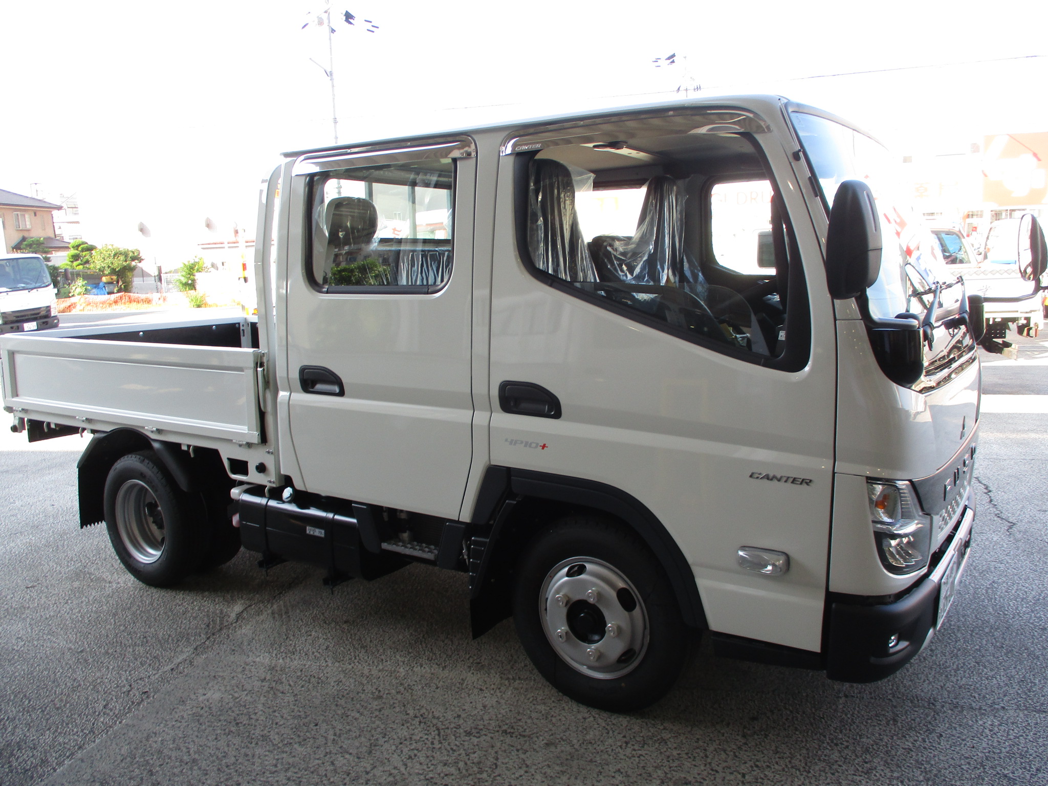 登録済み未使用車 三菱キャンター 2tWキャブ
