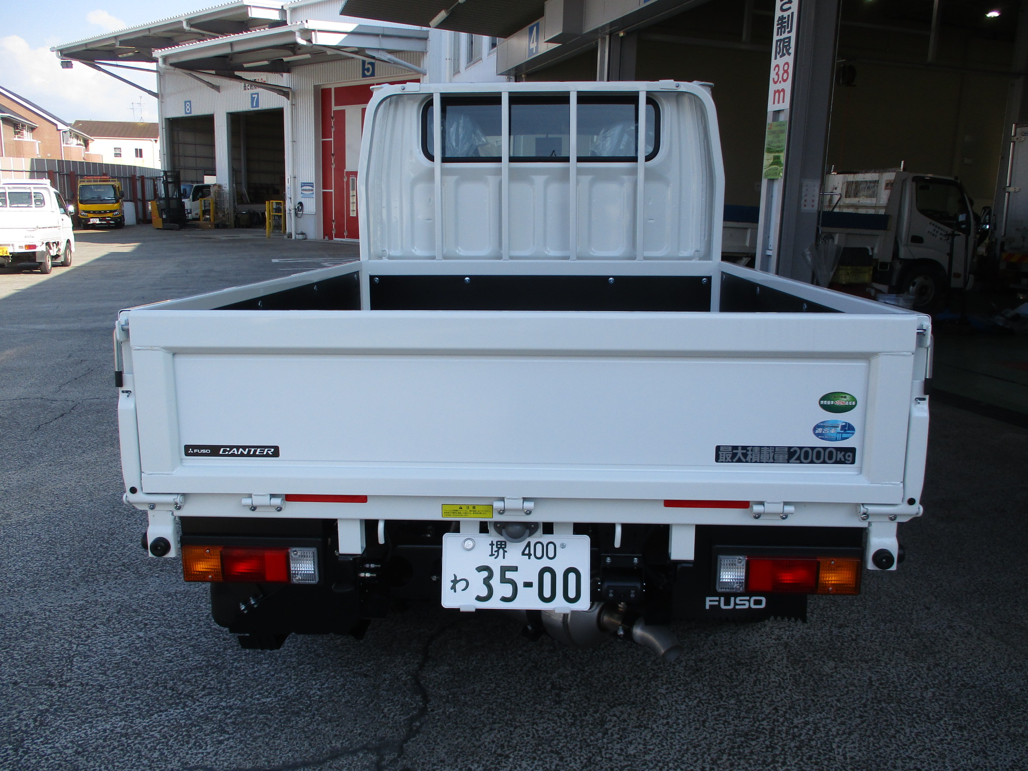 登録済み未使用車 三菱キャンター 2tWキャブ