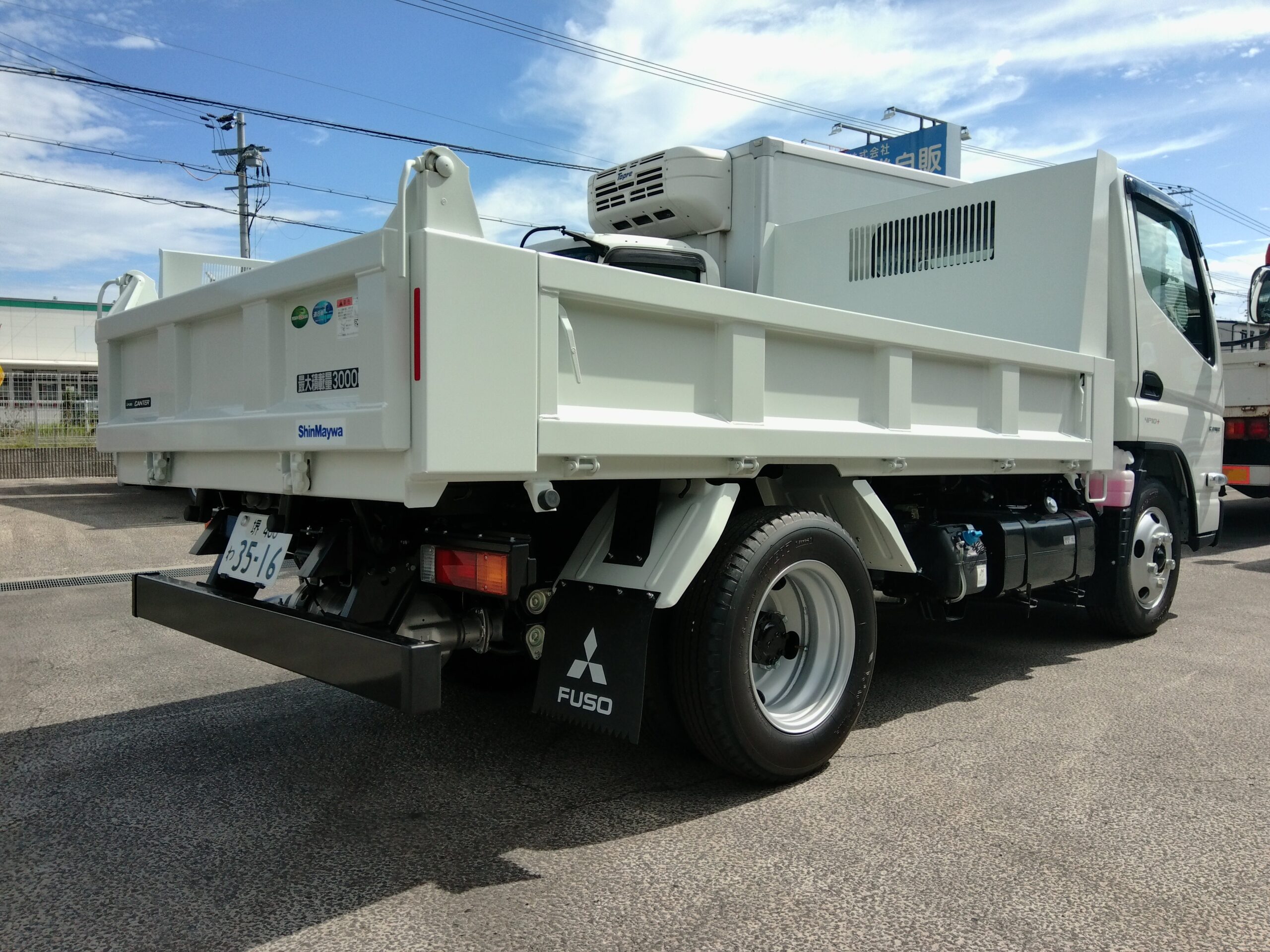 令和8年式　登録済み未使用車　キャンター3ｔダンプ